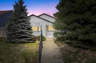 916 W Eden Pl, Milwaukee, WI 53221 - Photo 23