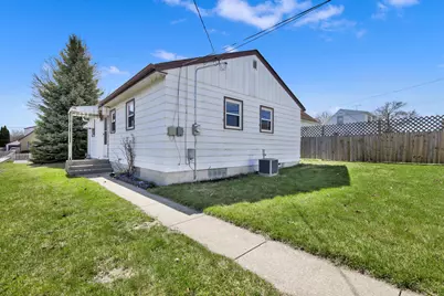 916 W Eden Pl, Milwaukee, WI 53221 - Photo 19