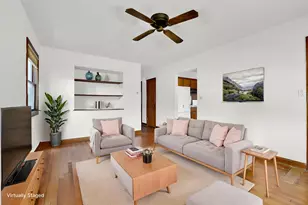 916 W Eden Pl, Milwaukee, WI 53221 - Photo 3