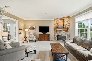 W291N3363 Summerhill Rd, Delafield, WI 53072 - Photo 7