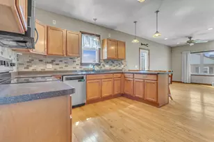 1913 Elm Ave, Sheboygan, WI 53081 - Photo 7