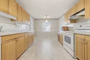 8073 43rd Ave, Kenosha, WI 53142 - Photo 7