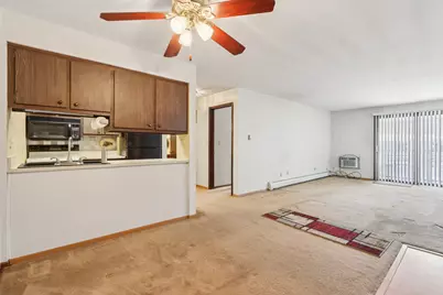 8510 W Waterford Ave #5, Greenfield, WI 53228 - Photo 7