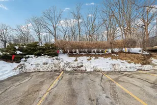 8510 W Waterford Ave, Greenfield, WI 53228 - Photo 19