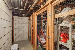 8510 W Waterford Ave, Greenfield, WI 53228 - Photo 21