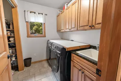 336  Kettle Moraine Dr, Slinger, WI 53086 - Photo 17