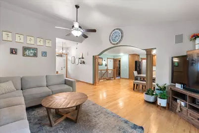 336  Kettle Moraine Dr, Slinger, WI 53086 - Photo 9