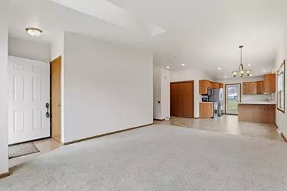 437  Kennedy Ct, Howards Grove, WI 53083 - Photo 9