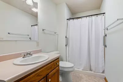 437  Kennedy Ct, Howards Grove, WI 53083 - Photo 15