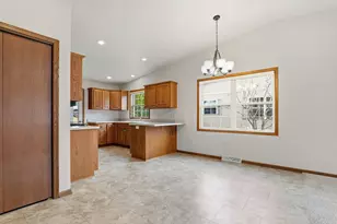 437 Kennedy Ct, Howards Grove, WI 53083 - Photo 11