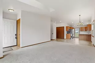 437 Kennedy Ct, Howards Grove, WI 53083 - Photo 7