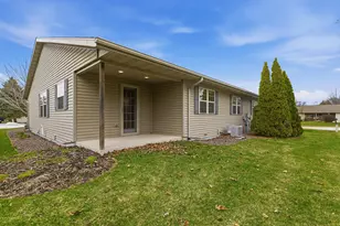437 Kennedy Ct, Howards Grove, WI 53083 - Photo 23