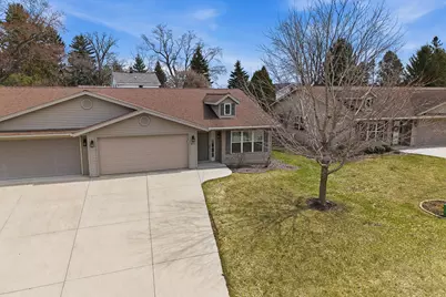 437  Kennedy Ct, Howards Grove, WI 53083 - Photo 1