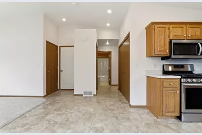 437  Kennedy Ct, Howards Grove, WI 53083 - Photo 11