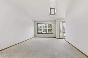 437 Kennedy Ct, Howards Grove, WI 53083 - Photo 9