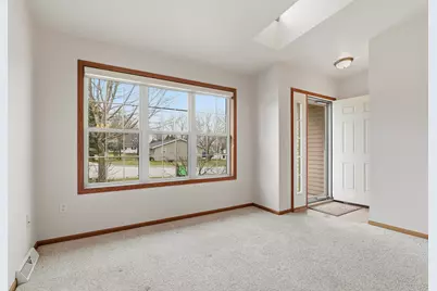 437  Kennedy Ct, Howards Grove, WI 53083 - Photo 7