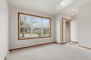 437 Kennedy Ct, Howards Grove, WI 53083 - Photo 7