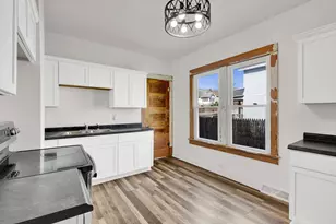 1031 W Washington St, West Bend, WI 53095 - Photo 11