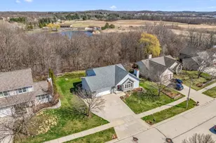 1407 Villa Park Ct, West Bend, WI 53090 - Photo 51