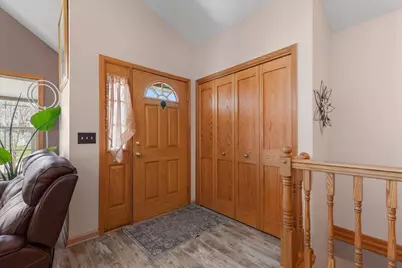 1407  Villa Park Ct, West Bend, WI 53090 - Photo 5