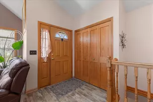 1407 Villa Park Ct, West Bend, WI 53090 - Photo 5