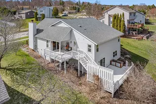 1407 Villa Park Ct, West Bend, WI 53090 - Photo 3