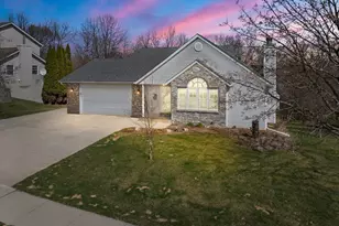 1407 Villa Park Ct, West Bend, WI 53090 - Photo 1