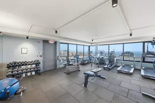 929 N Astor St, Milwaukee, WI 53202 - Photo 5