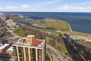 929 N Astor St, Milwaukee, WI 53202 - Photo 35