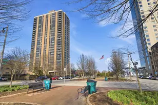 929 N Astor St, Milwaukee, WI 53202 - Photo 29