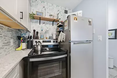 929 N Astor St #405, Milwaukee, WI 53202 - Photo 11