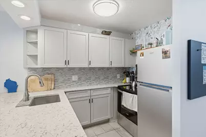 929 N Astor St #405, Milwaukee, WI 53202 - Photo 9