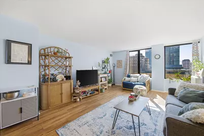 929 N Astor St #405, Milwaukee, WI 53202 - Photo 3