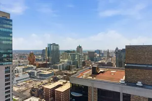 929 N Astor St, Milwaukee, WI 53202 - Photo 33