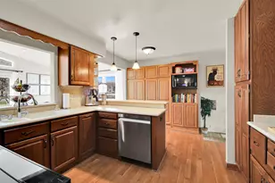 19255 Gebhardt Rd, Brookfield, WI 53045 - Photo 9