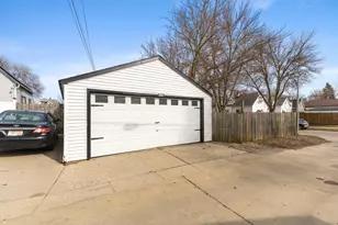 1981 S 75th St, West Allis, WI 53219 - Photo 27