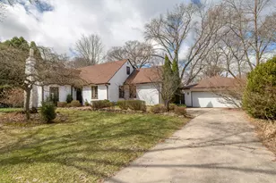 122 S Grand Ave, Waukesha, WI 53186 - Photo 5