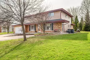 1600 Stardust Dr, Waukesha, WI 53186 - Photo 1