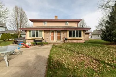 1600  Stardust Dr, Waukesha, WI 53186 - Photo 7