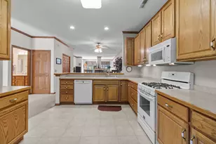 206 Potter Rd, Elkhorn, WI 53121 - Photo 3