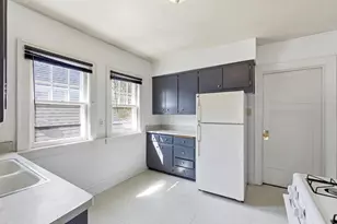 2175 S 89th St, West Allis, WI 53227 - Photo 9