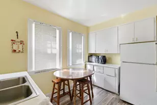 2175 S 89th St, West Allis, WI 53227 - Photo 15