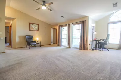 1612  Commonwealth Dr #8, Fort Atkinson, WI 53538 - Photo 5