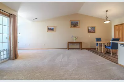 1612  Commonwealth Dr #8, Fort Atkinson, WI 53538 - Photo 9