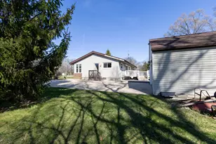 S17W37015 Henry St, Ottawa, WI 53118 - Photo 33