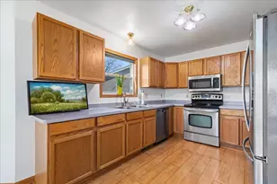 1416 Villa Park Ct, West Bend, WI 53090 - Photo 11