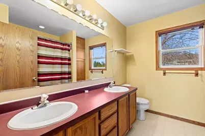1416  Villa Park Ct, West Bend, WI 53090 - Photo 25