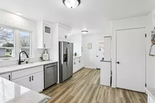 933 Mulberry St, Lake Mills, WI 53551 - Photo 11