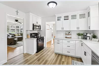 933  Mulberry St, Lake Mills, WI 53551 - Photo 9