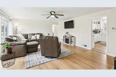 933  Mulberry St, Lake Mills, WI 53551 - Photo 5